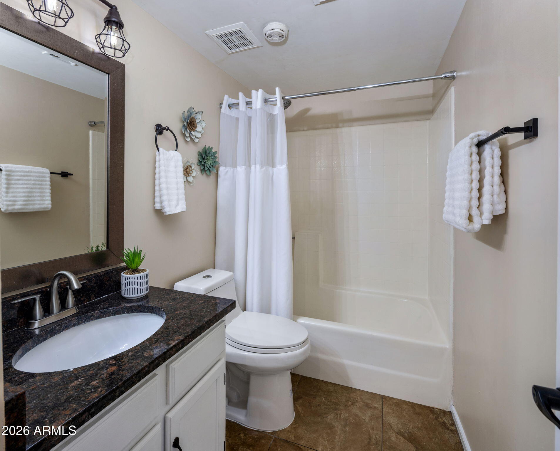 338 N HERITAGE Drive