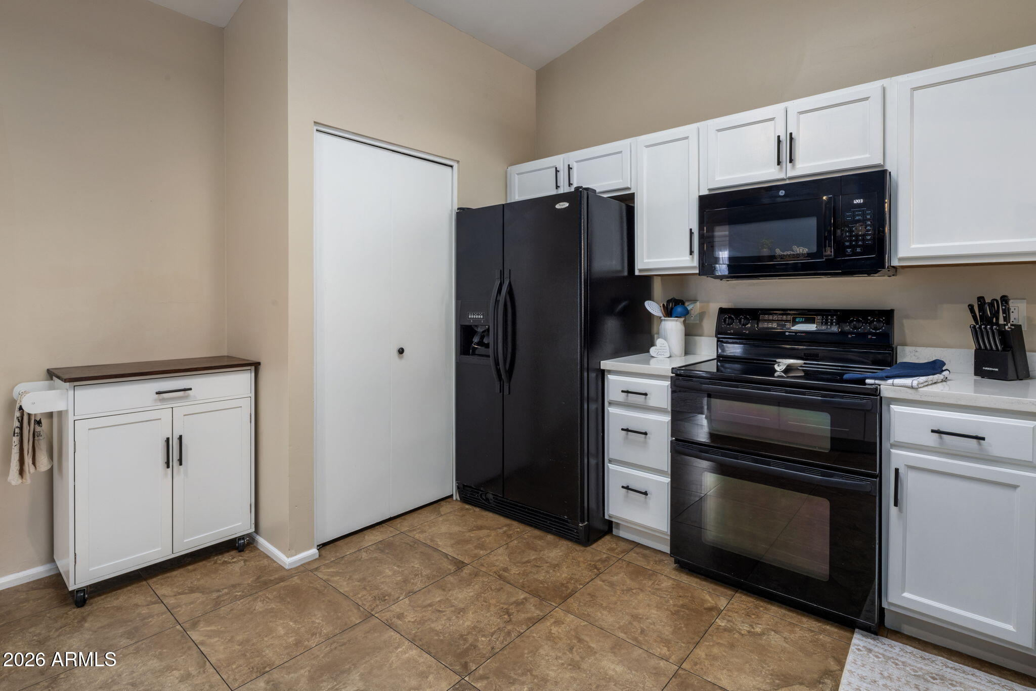 338 N HERITAGE Drive