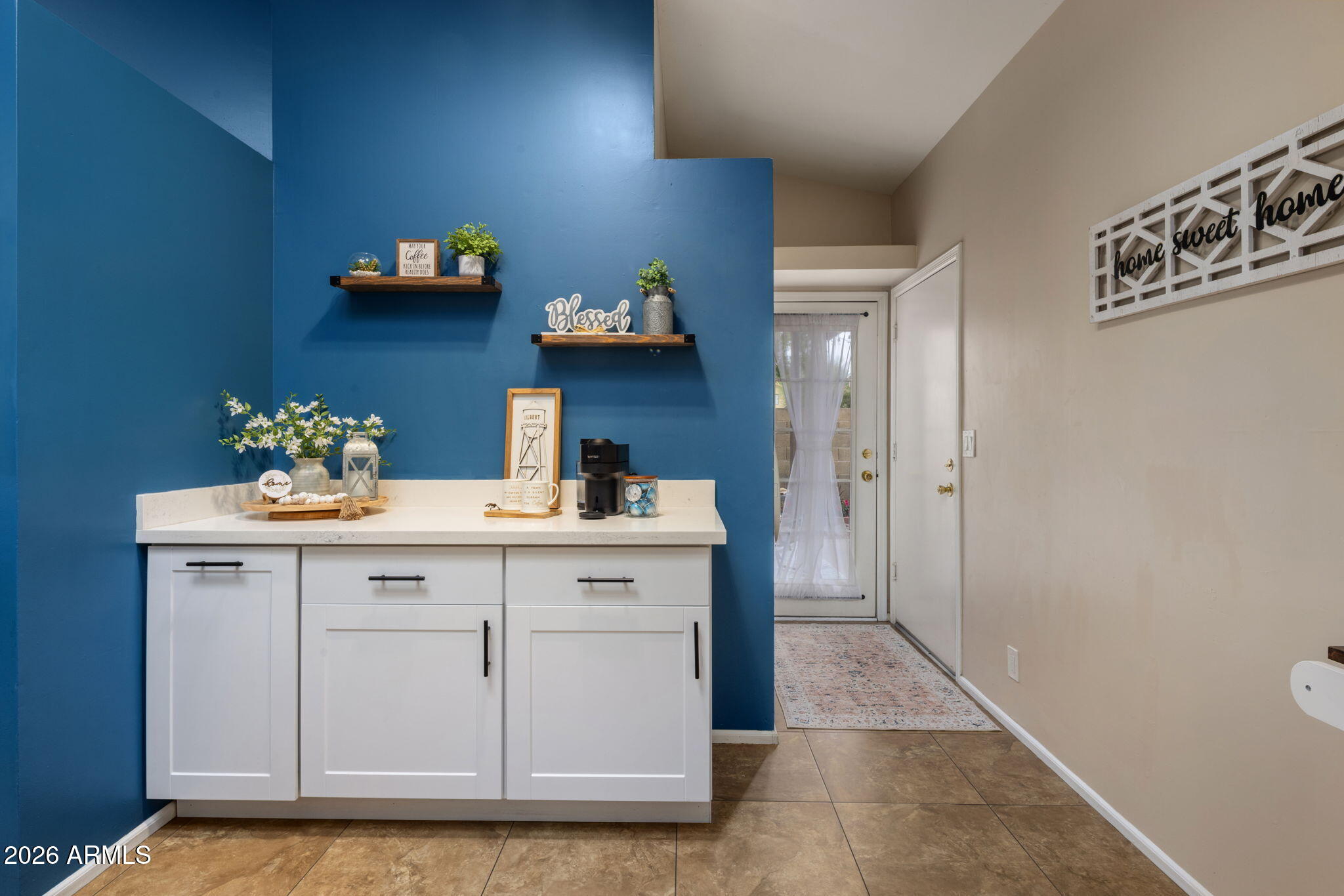 338 N HERITAGE Drive