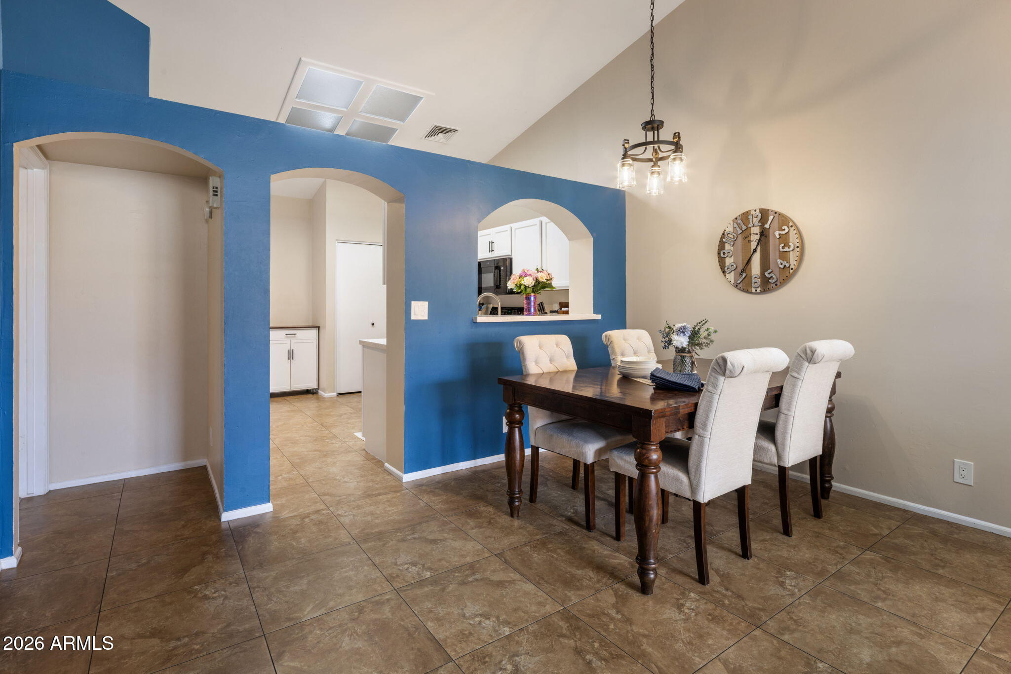 338 N HERITAGE Drive