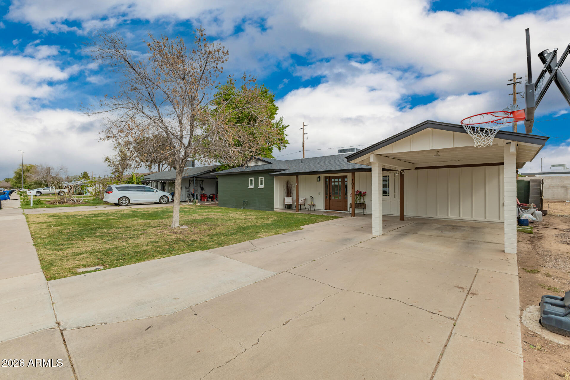 107 S CATALINA Street