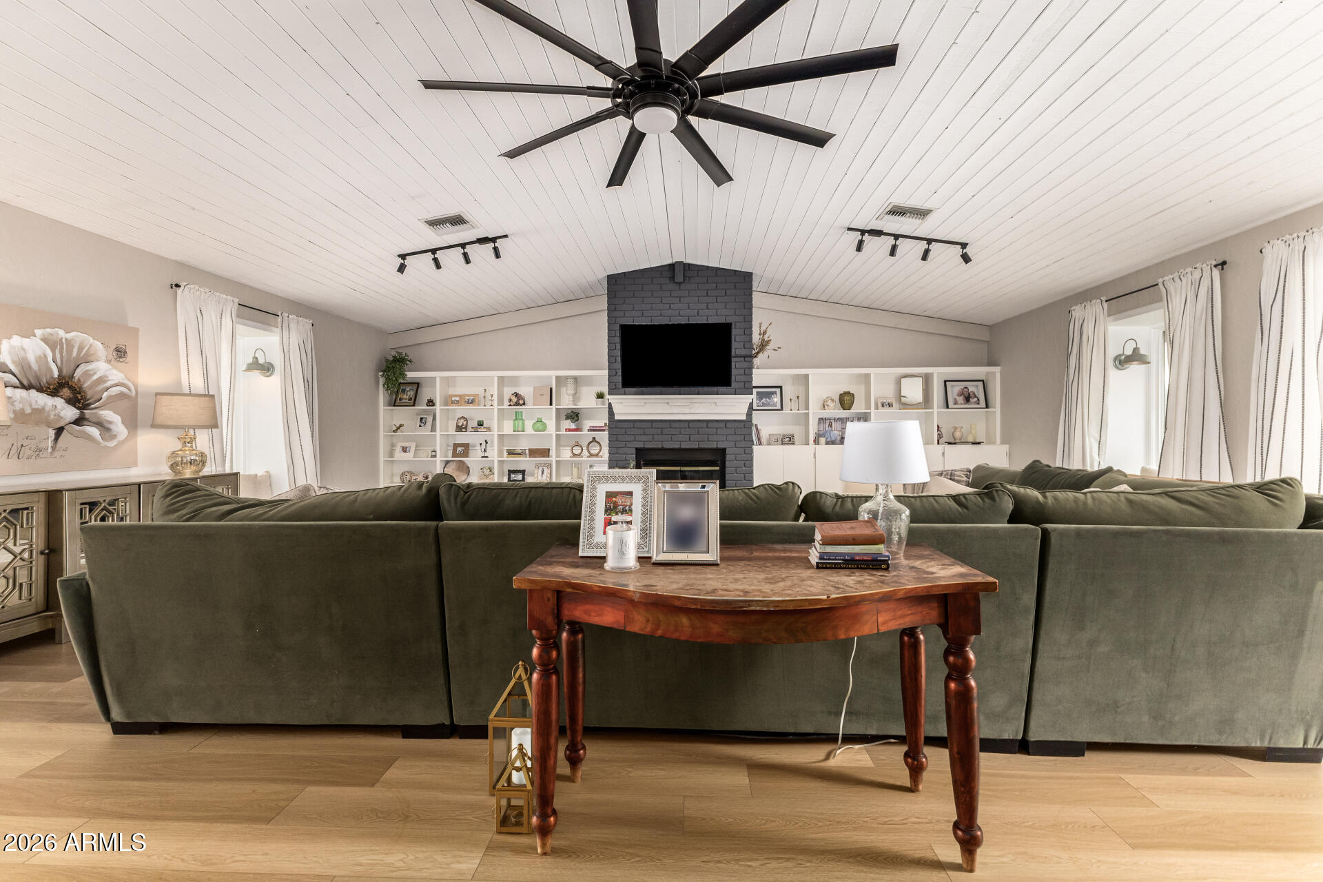 107 S CATALINA Street