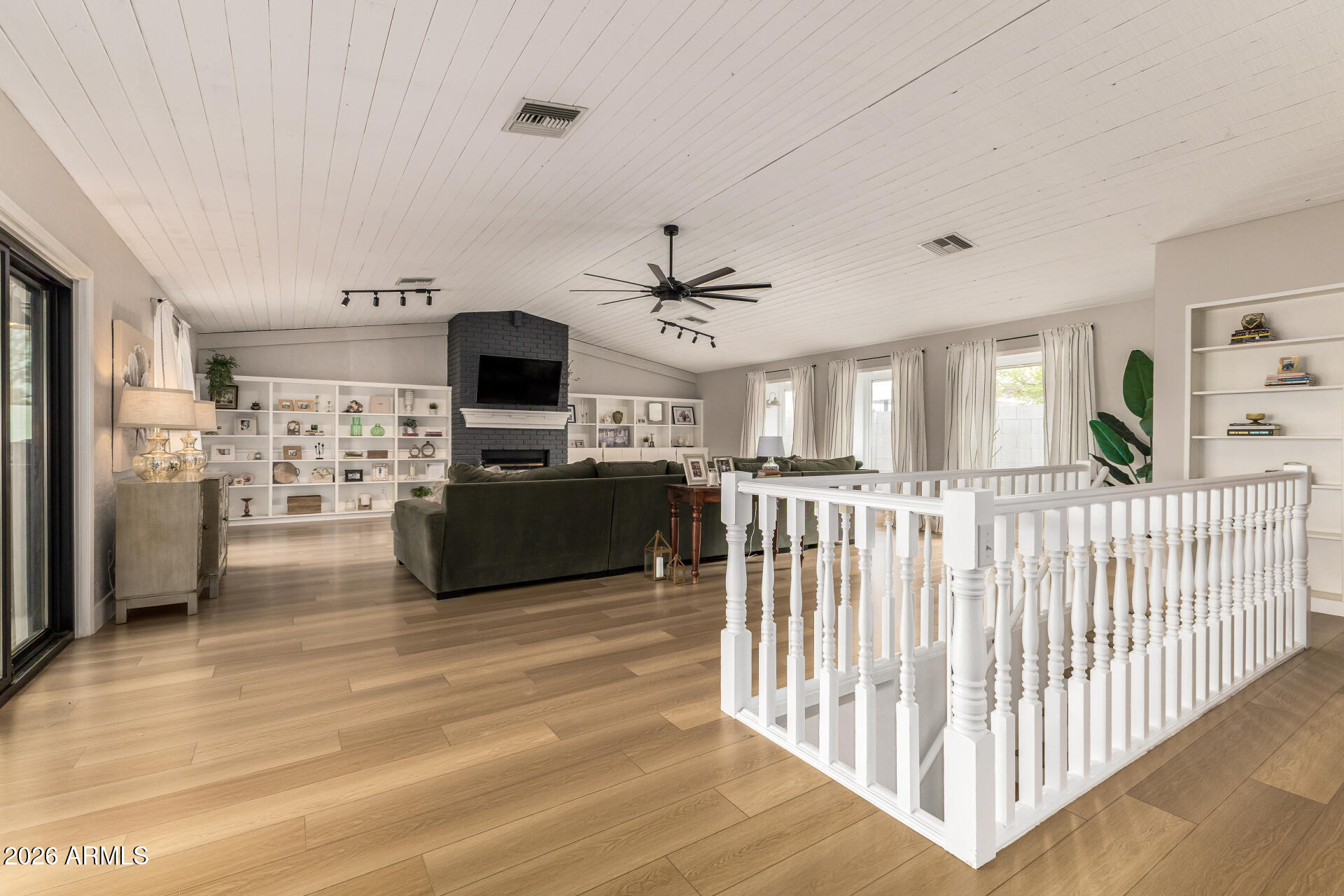 107 S CATALINA Street