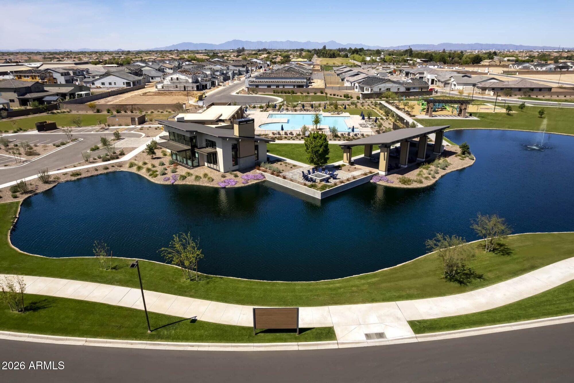 1326 E NARROWLEAF Drive