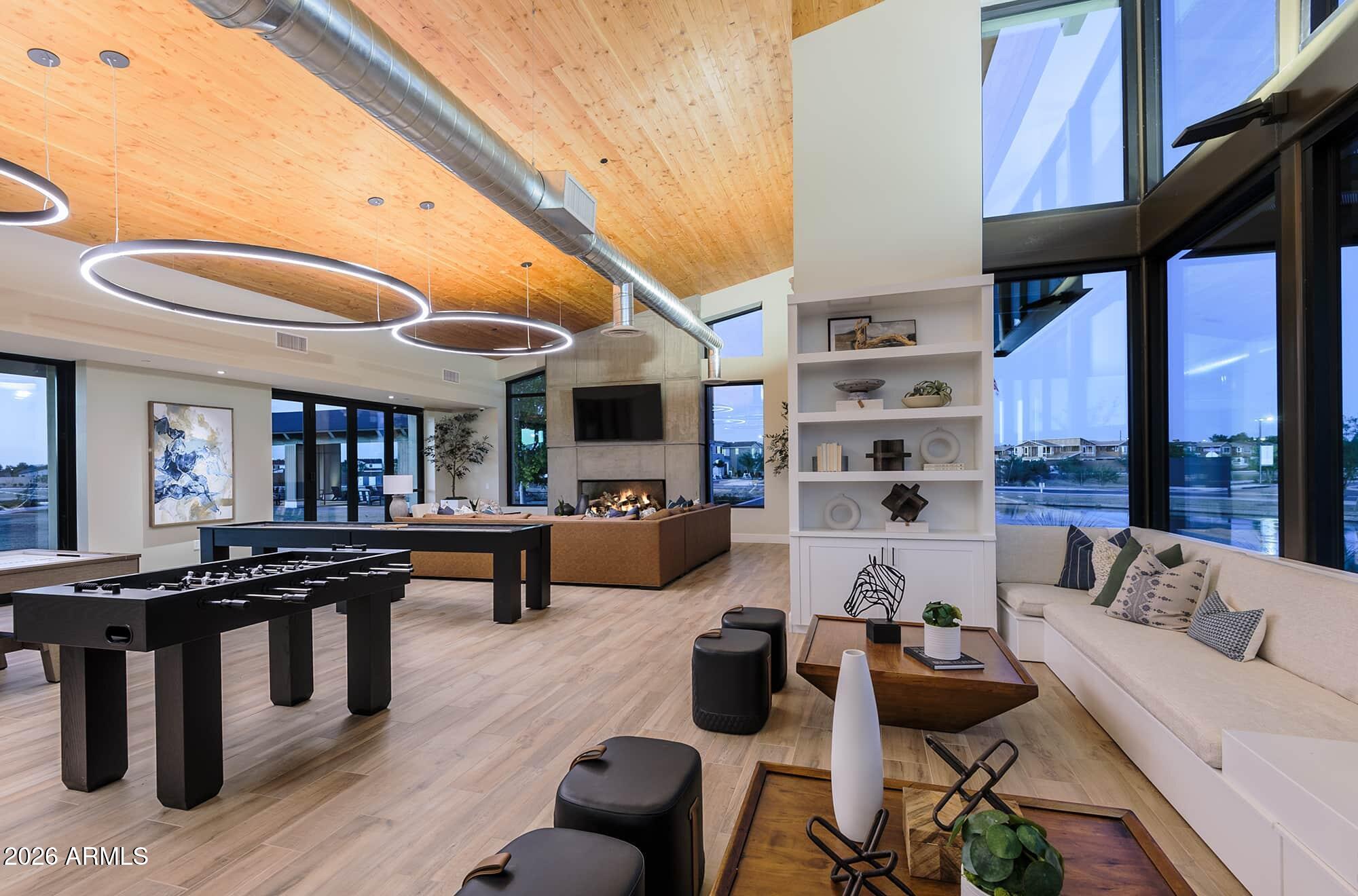 1326 E NARROWLEAF Drive