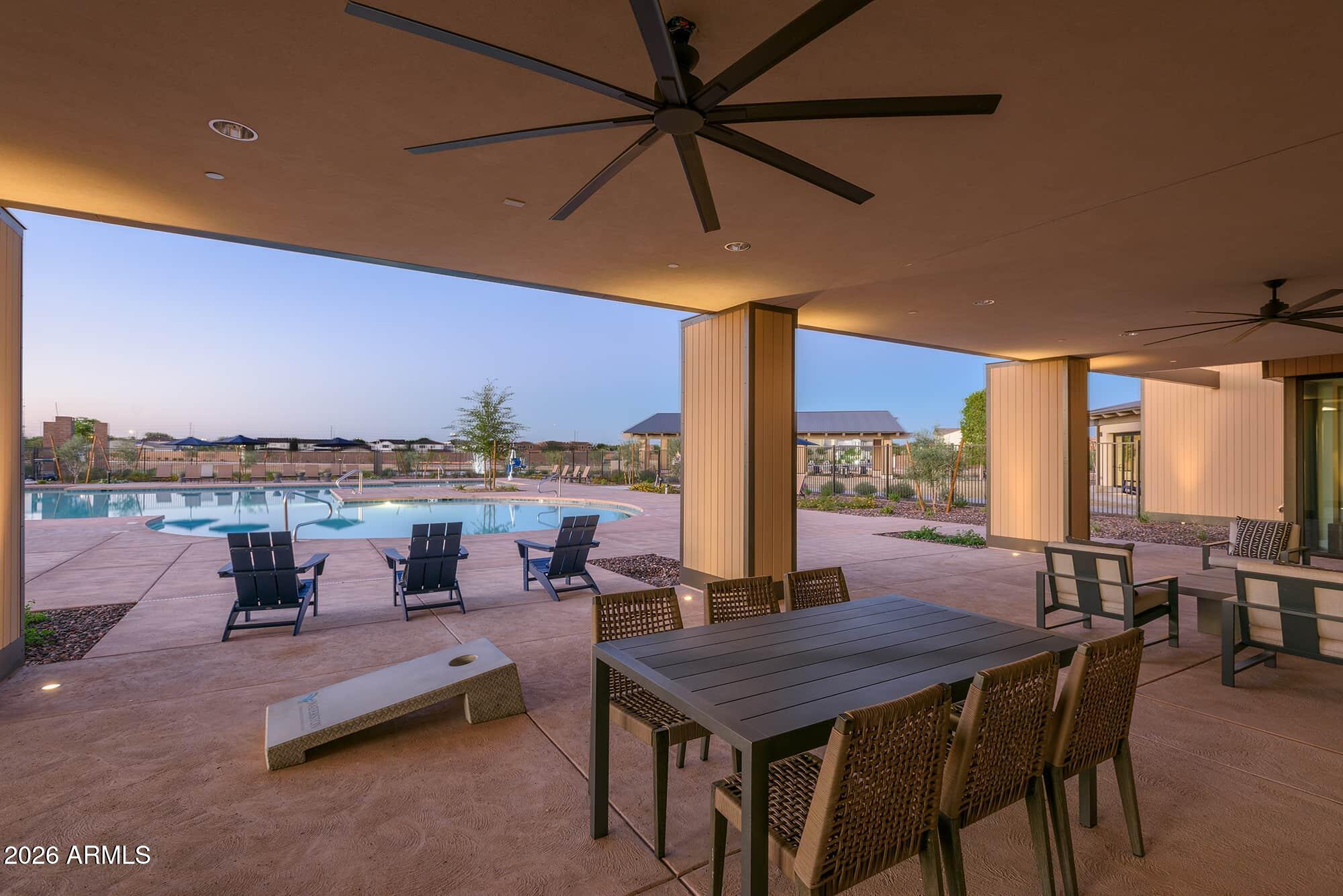 1326 E NARROWLEAF Drive