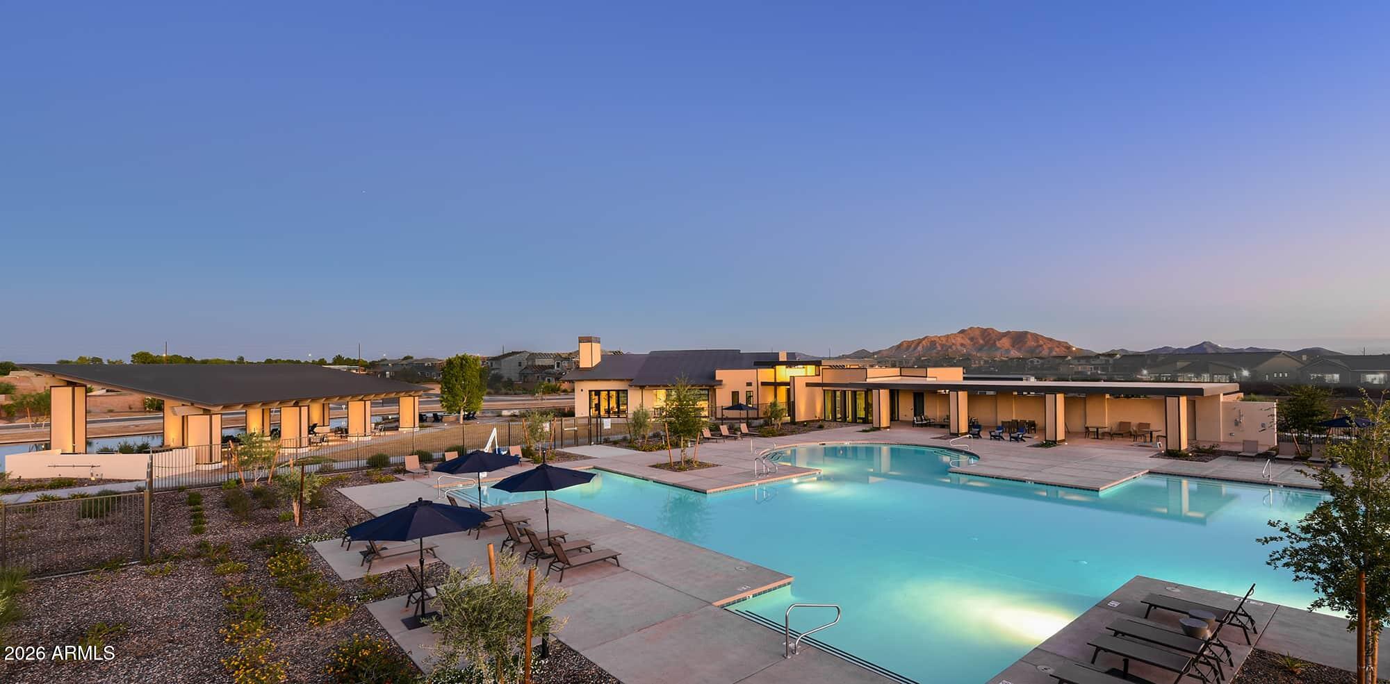 1326 E NARROWLEAF Drive