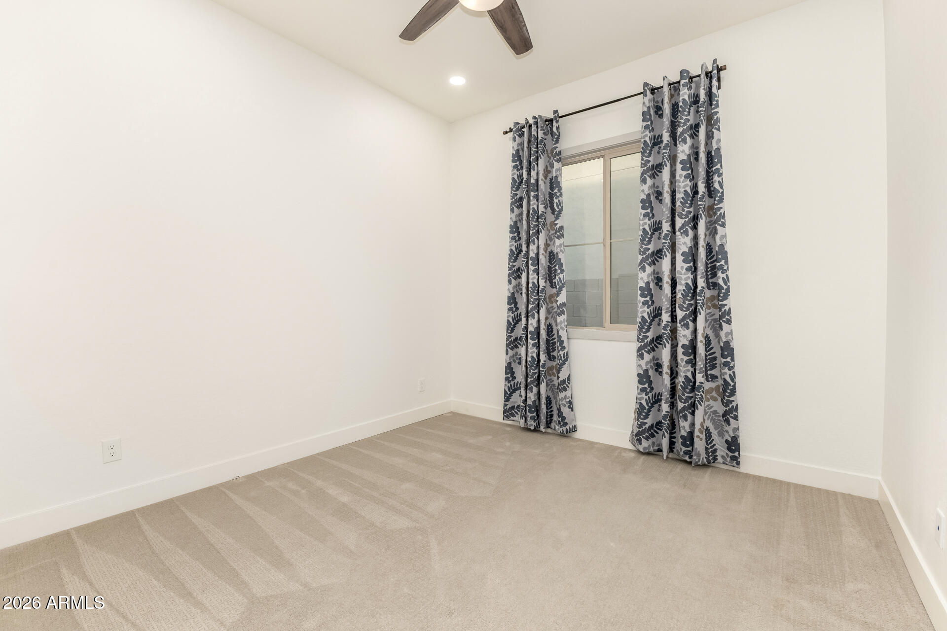 1326 E NARROWLEAF Drive