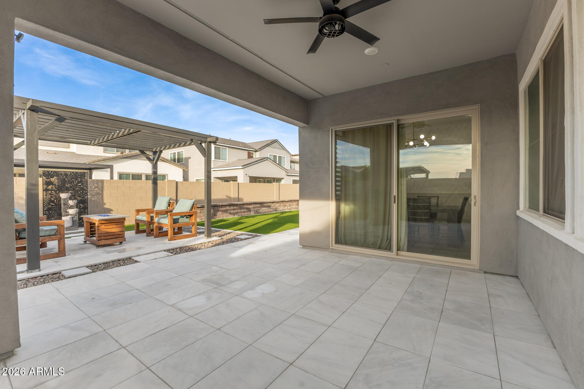 1326 E NARROWLEAF Drive