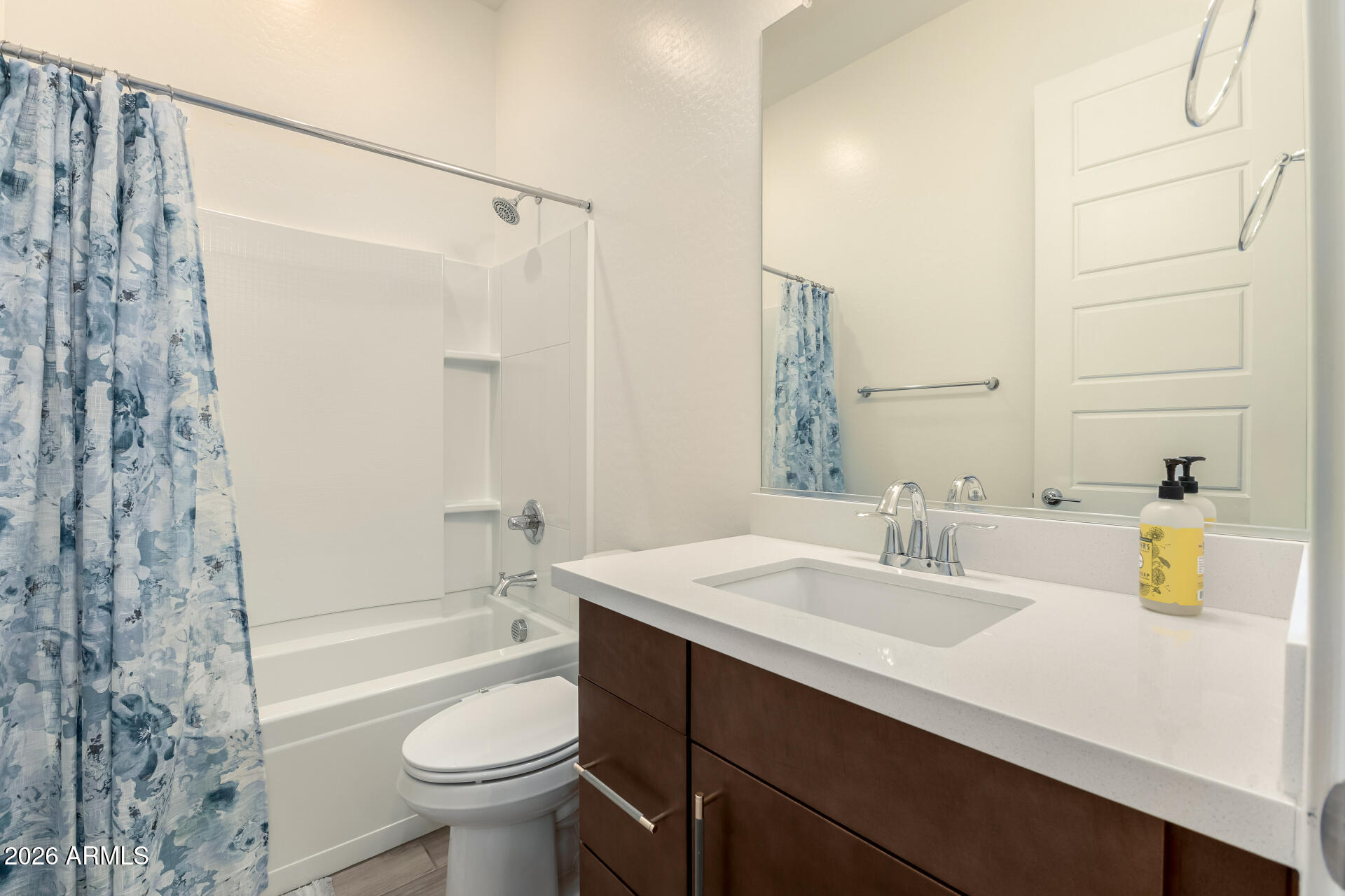 1326 E NARROWLEAF Drive