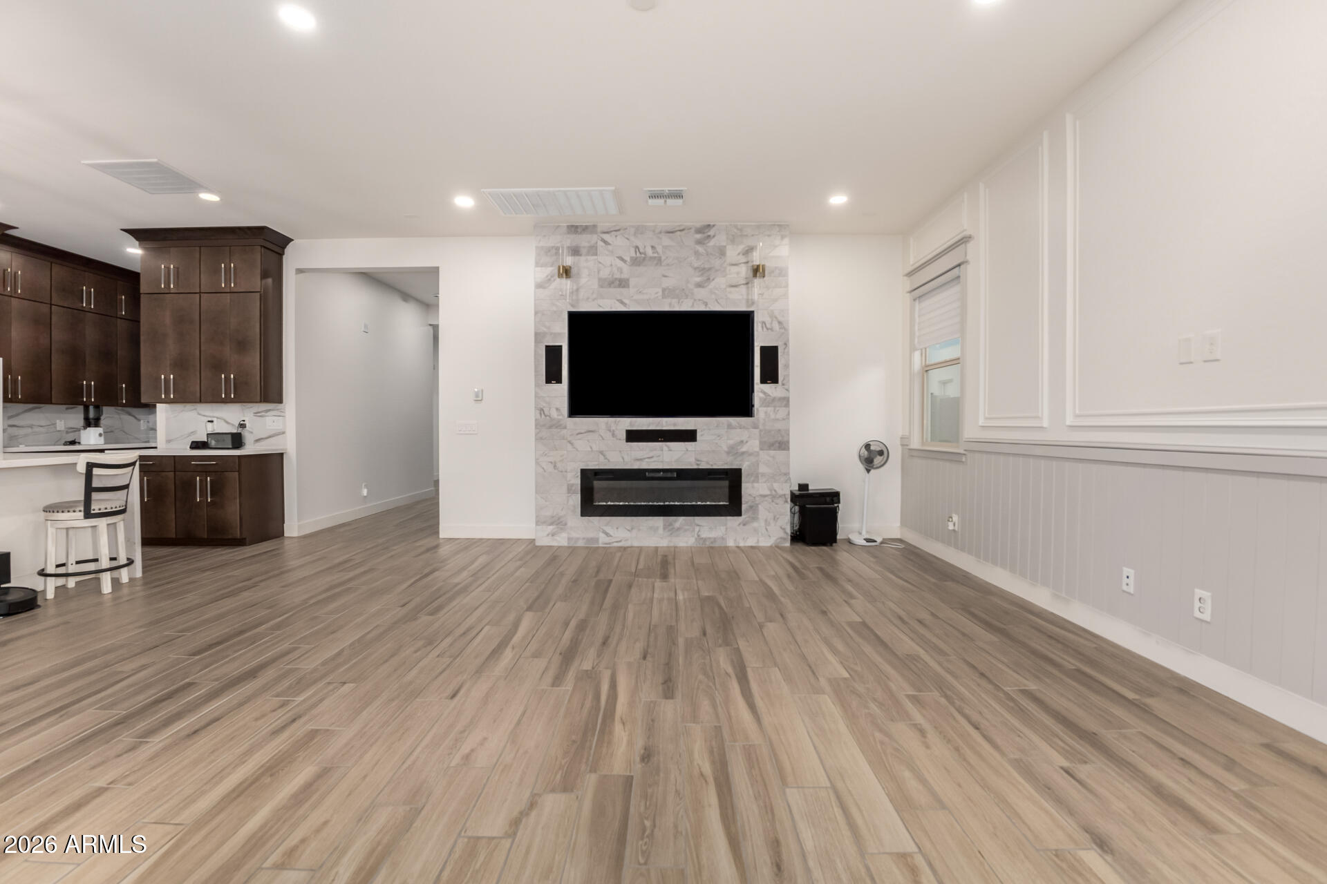 1326 E NARROWLEAF Drive