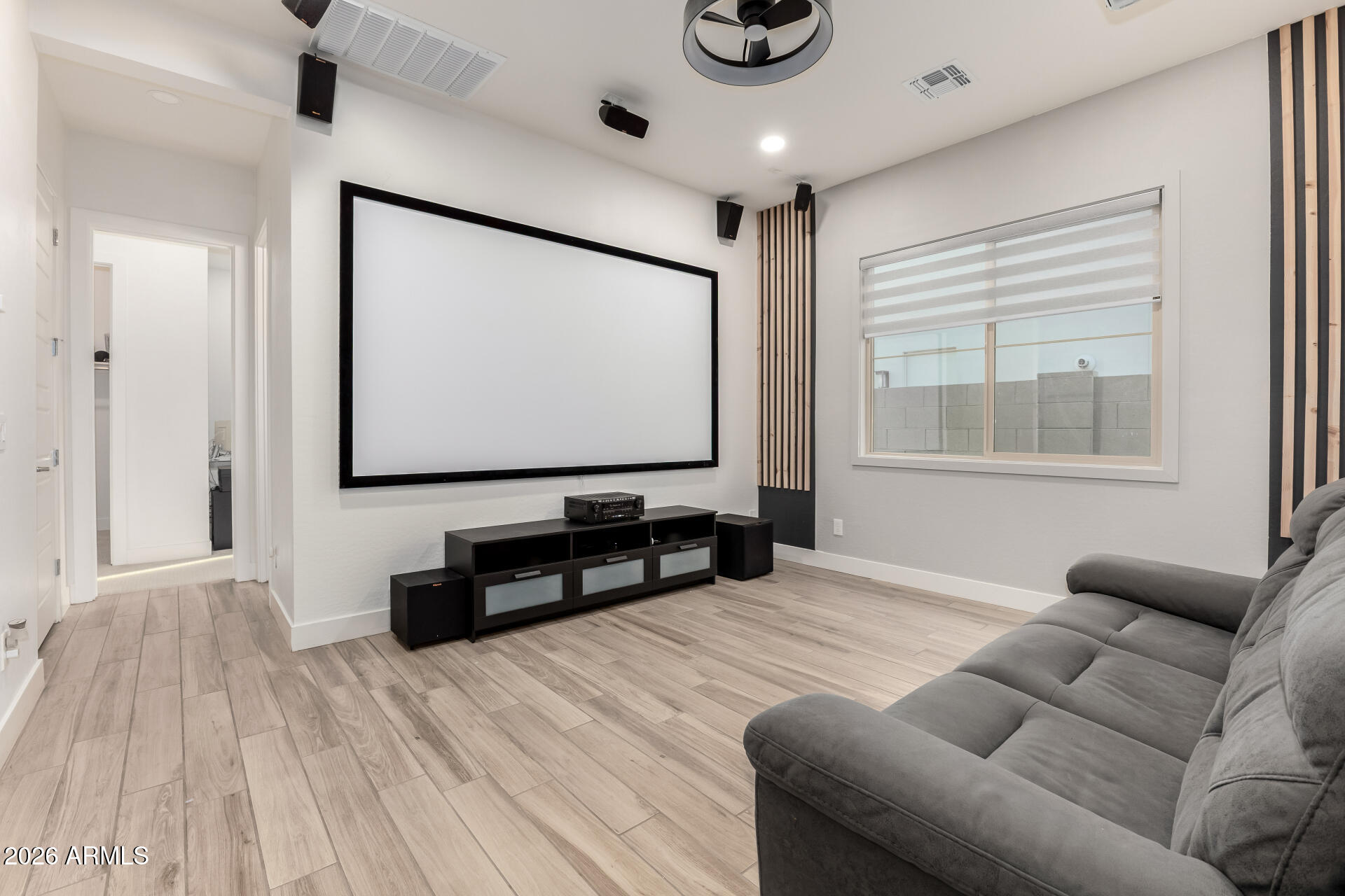 1326 E NARROWLEAF Drive