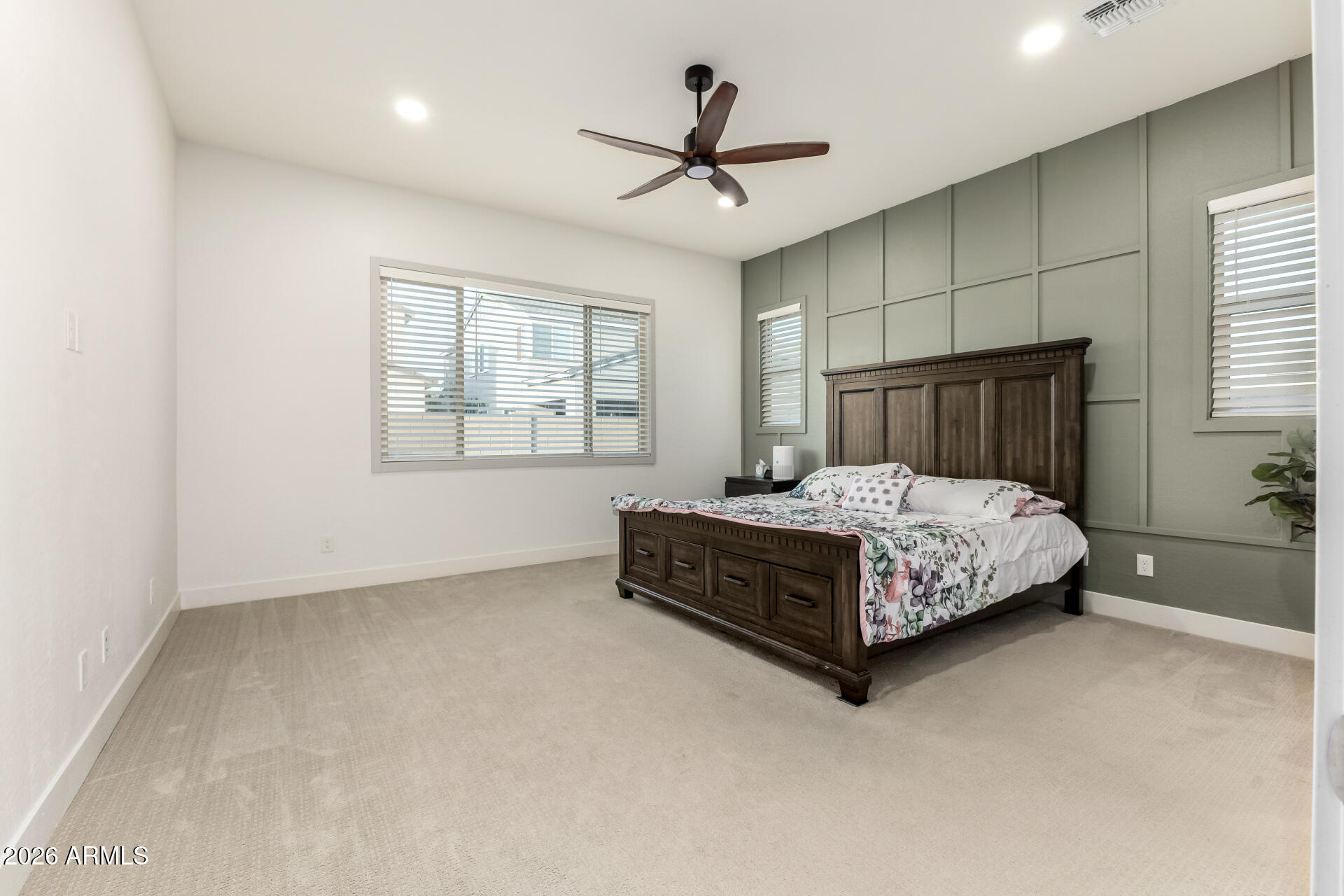 1326 E NARROWLEAF Drive