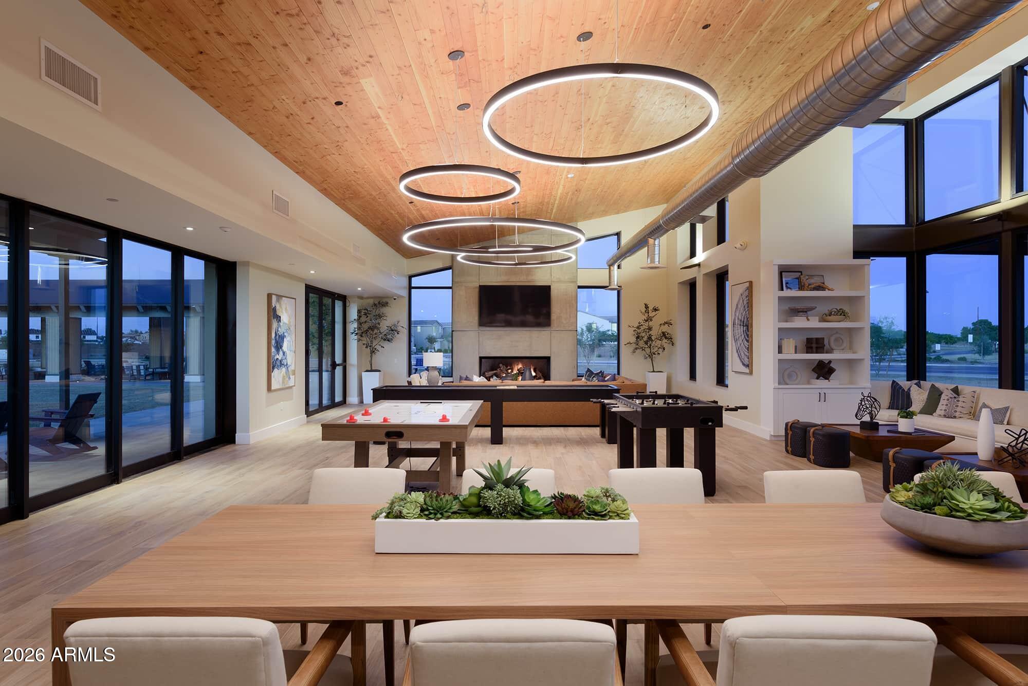 1326 E NARROWLEAF Drive