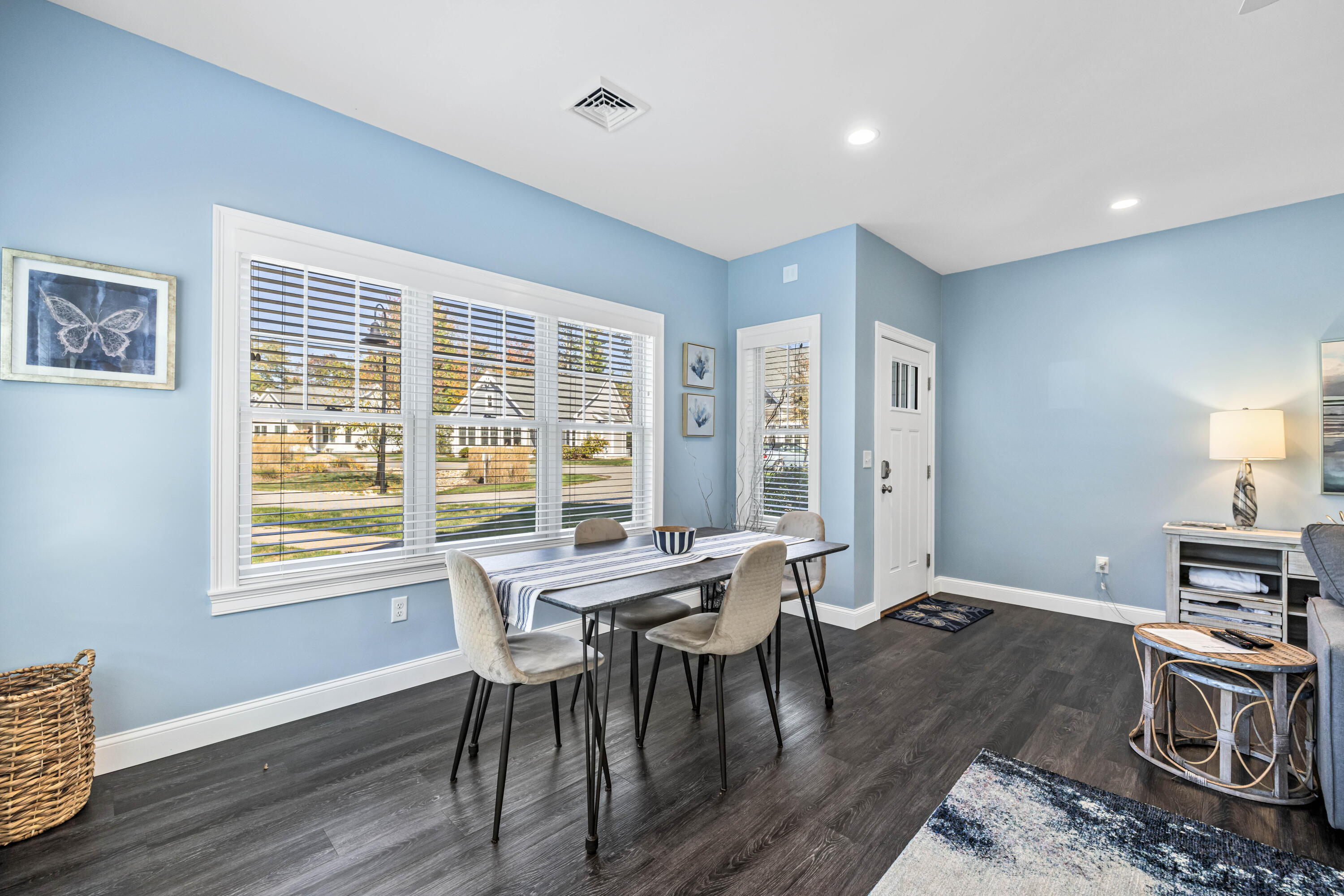 16 Sunrise Lane, 38