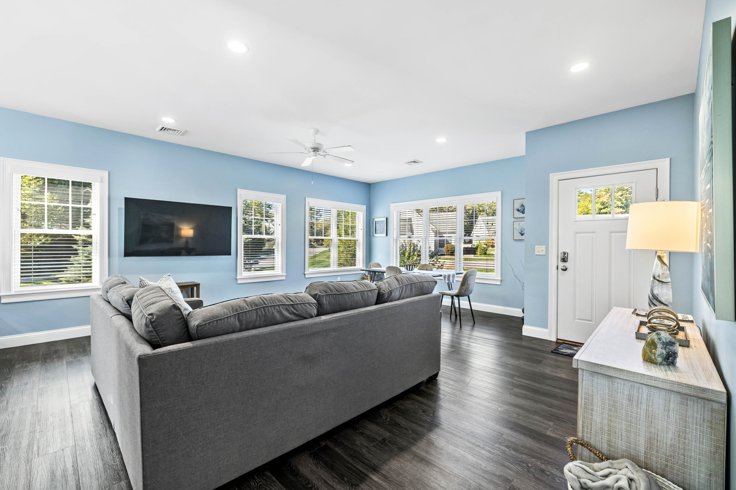 16 Sunrise Lane, 38
