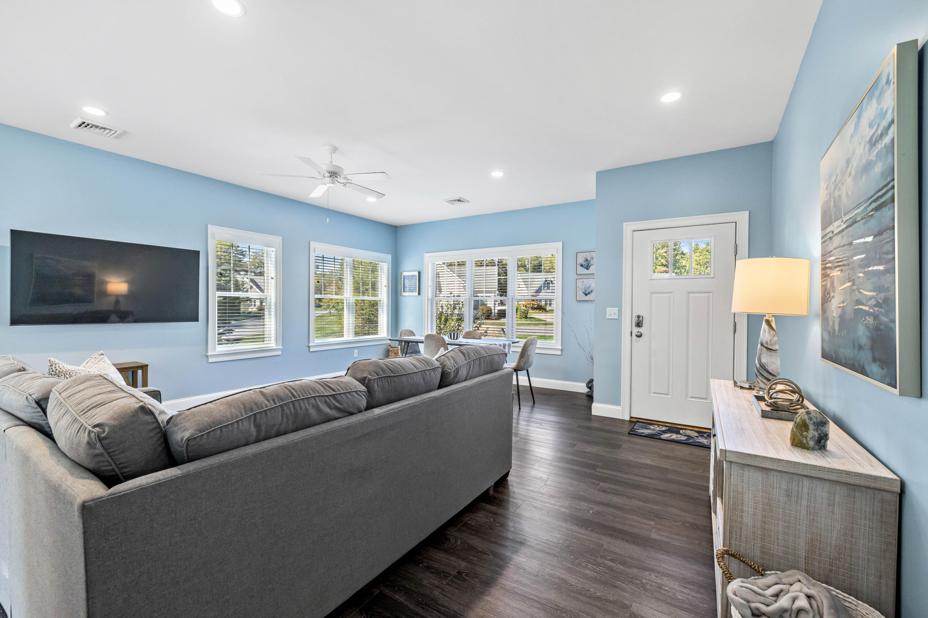 16 Sunrise Lane, 38