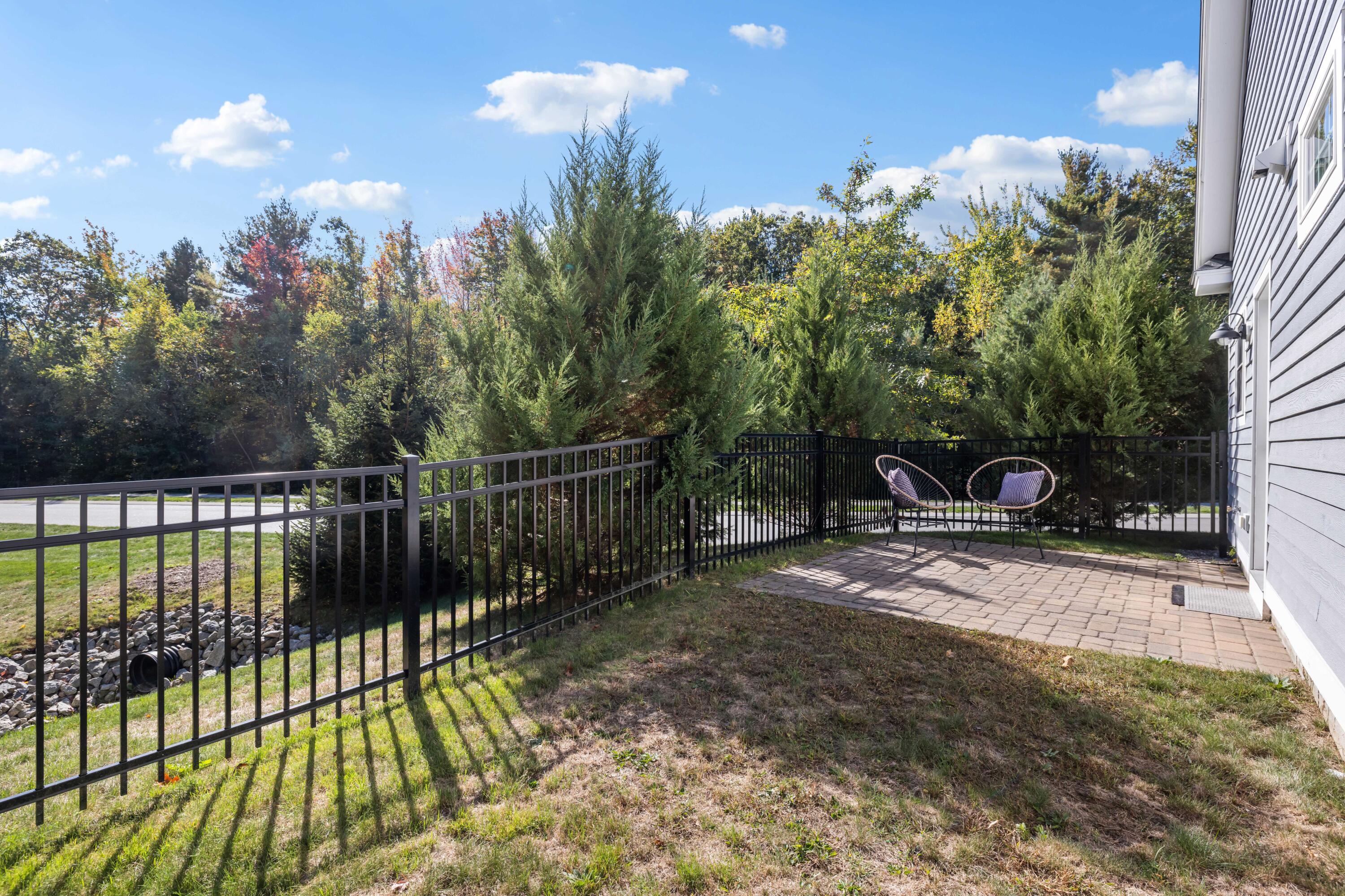 16 Sunrise Lane, 38