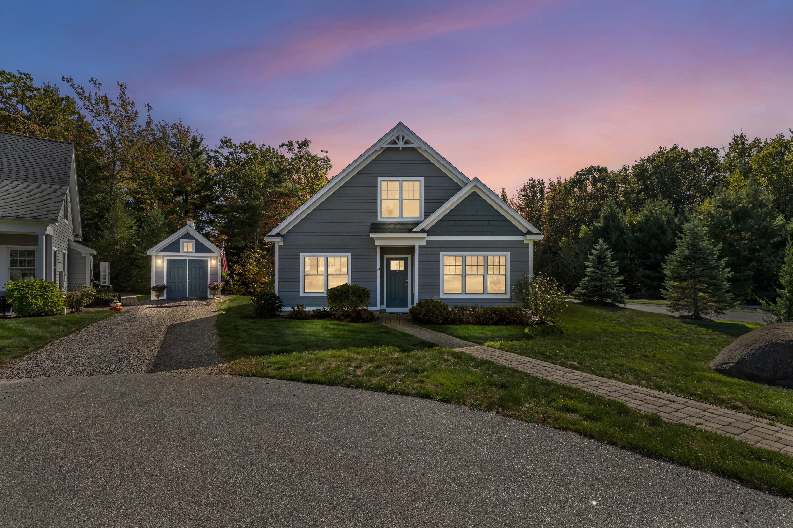 16 Sunrise Lane, 38