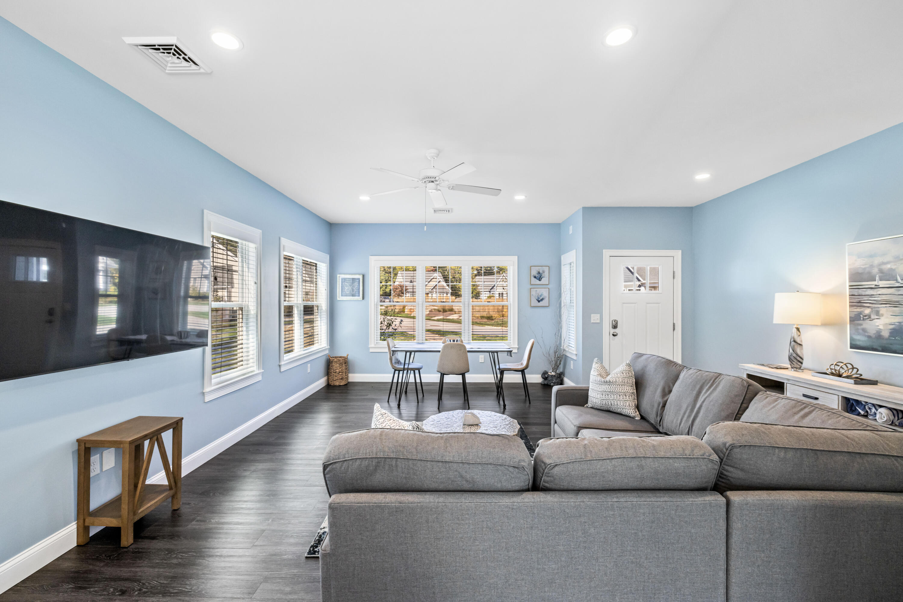 16 Sunrise Lane, 38