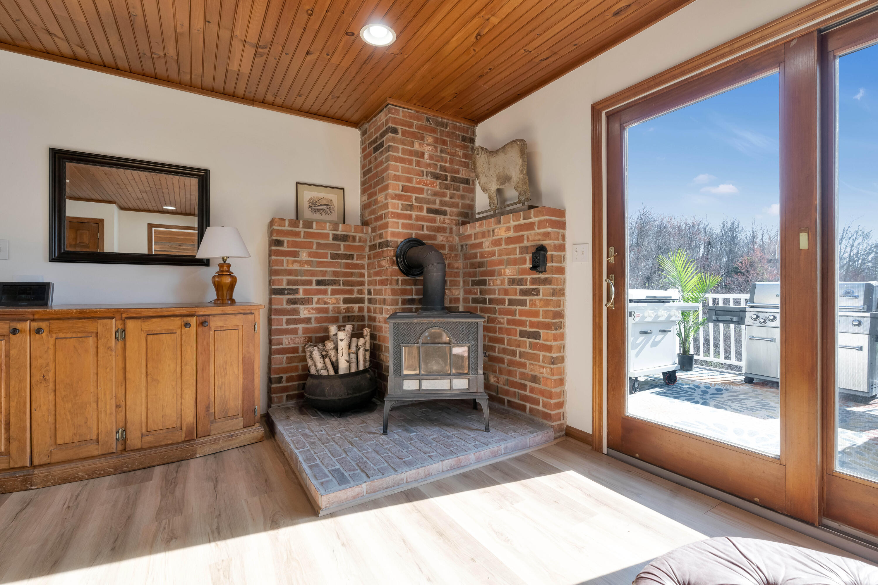 678 Ford Quint Road