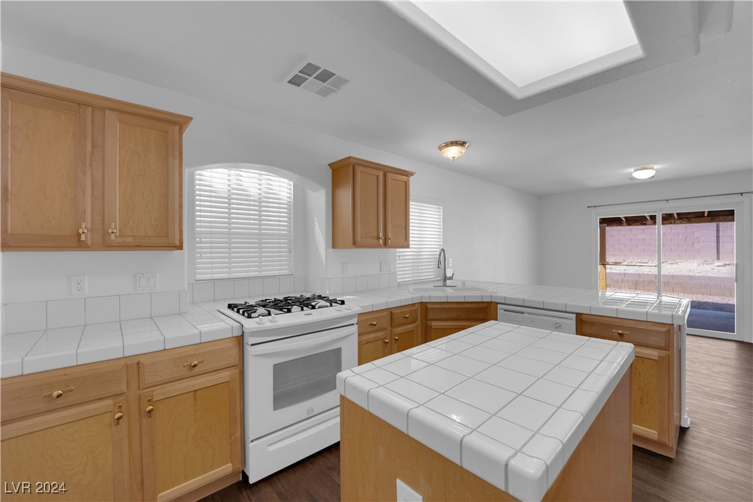 7471 Aurora Glow Street