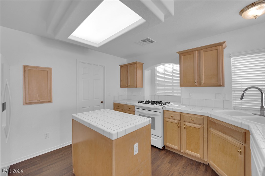 7471 Aurora Glow Street