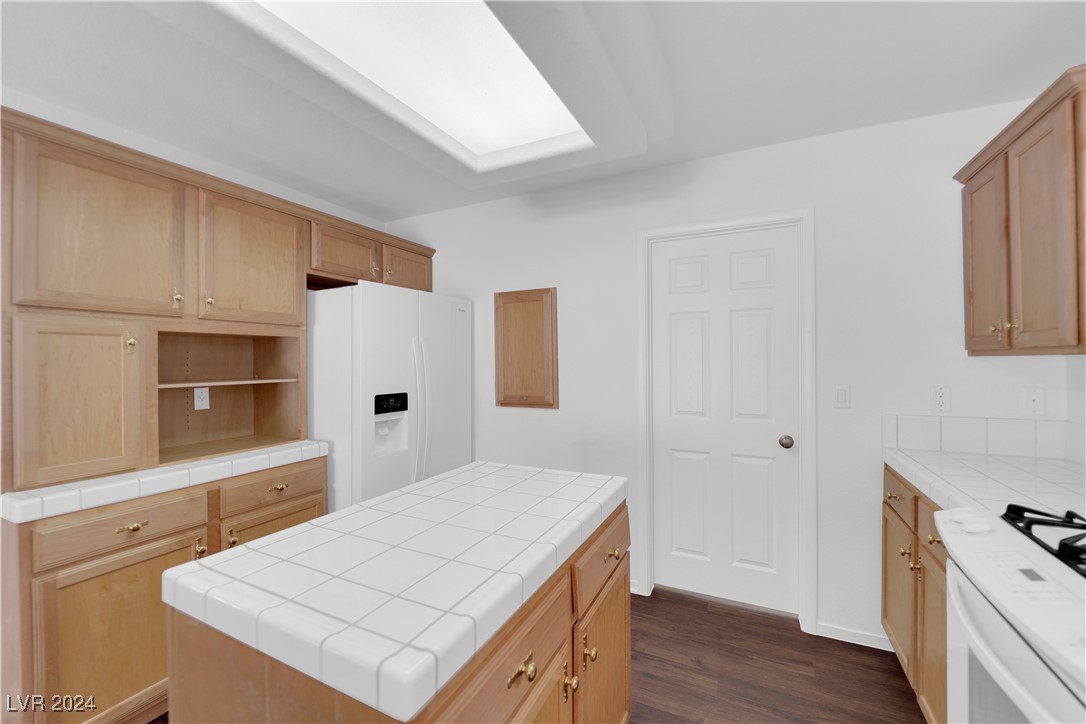 7471 Aurora Glow Street