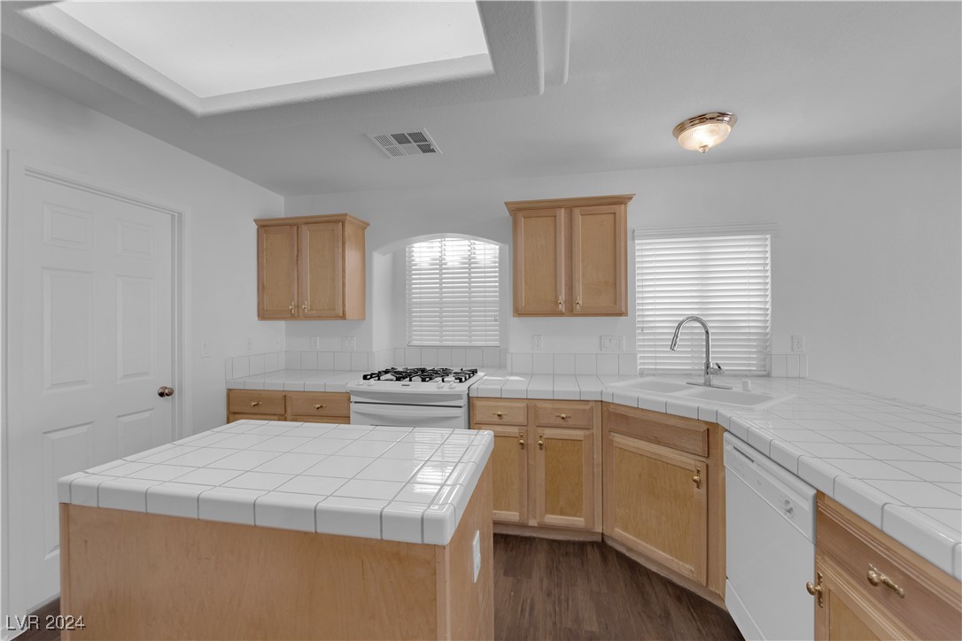 7471 Aurora Glow Street