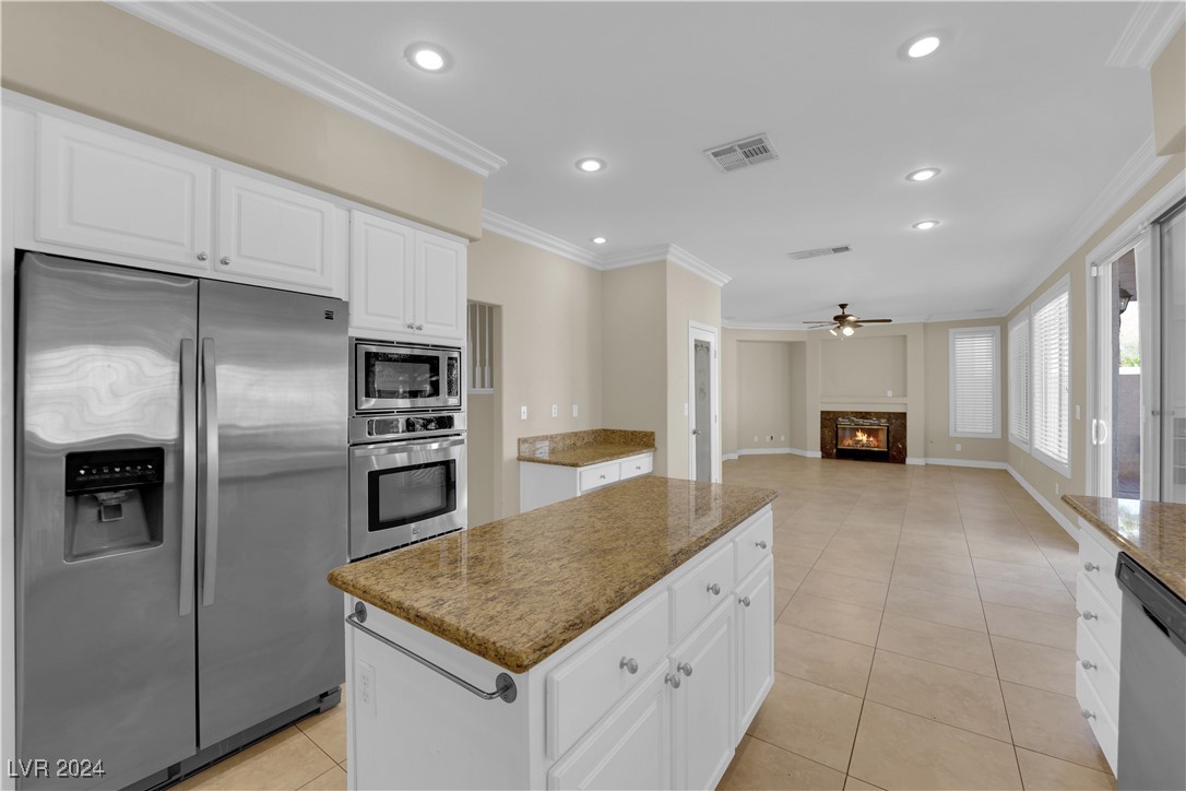 812 Canterbury Cross Place