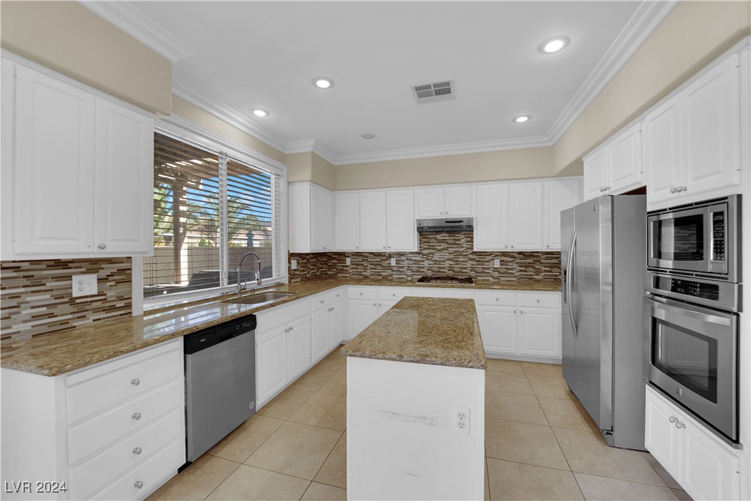 812 Canterbury Cross Place