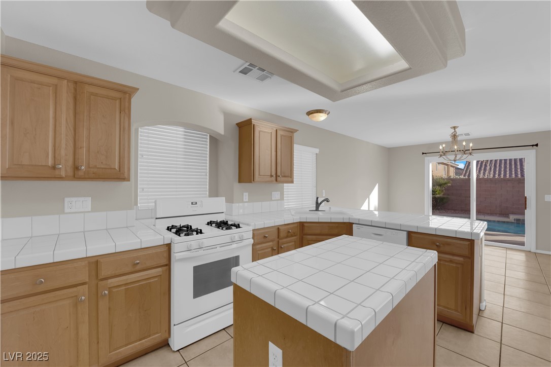 7640 Ribbon Garland Court