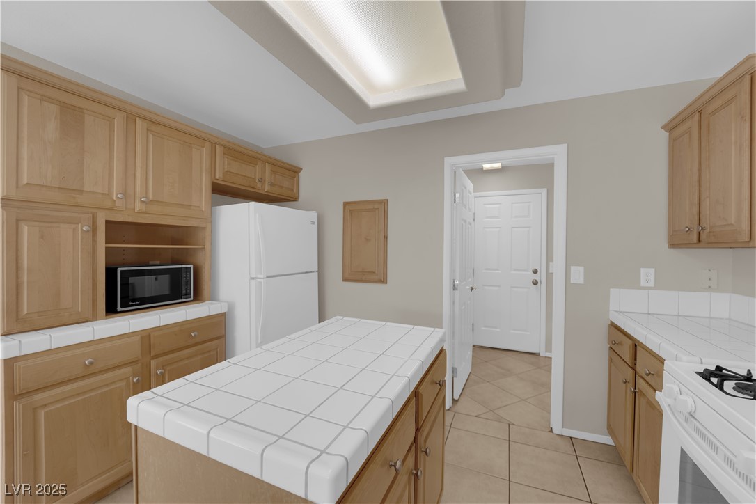 7640 Ribbon Garland Court