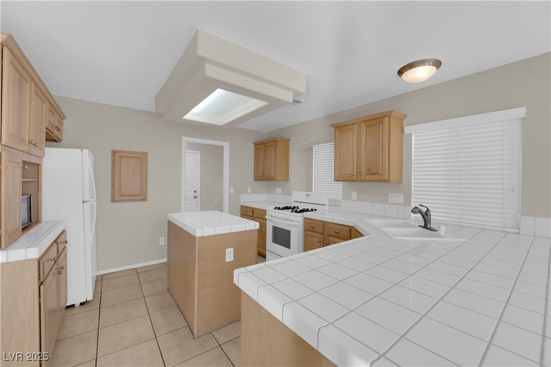 7640 Ribbon Garland Court