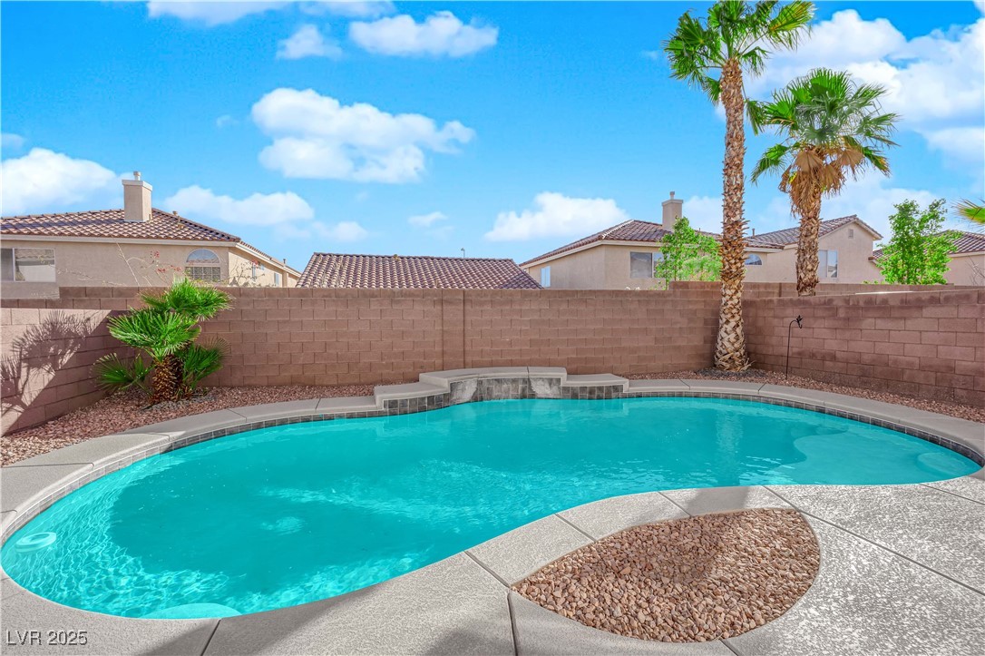 7640 Ribbon Garland Court