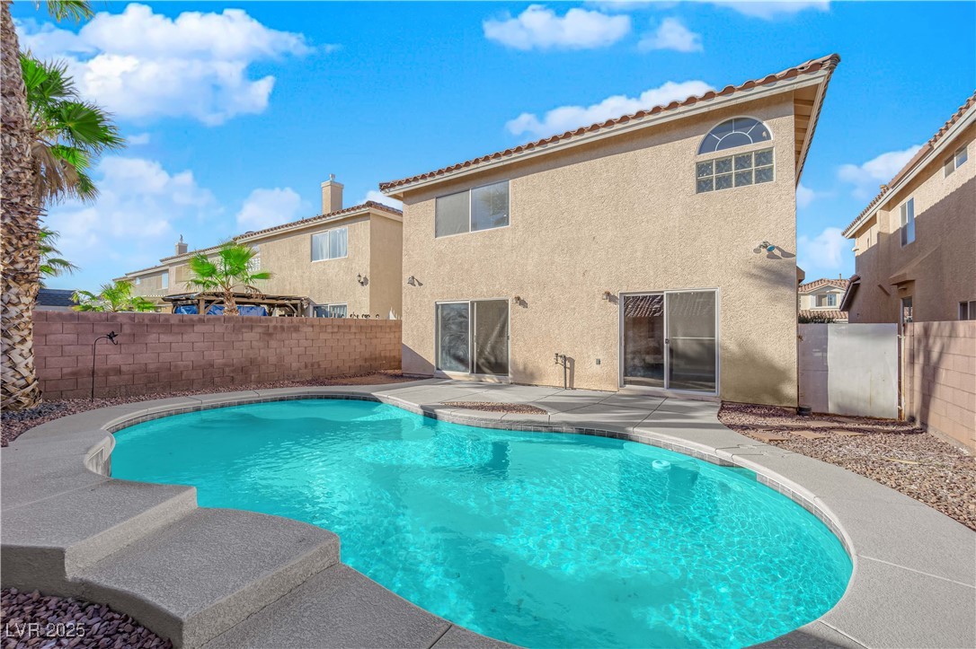 7640 Ribbon Garland Court