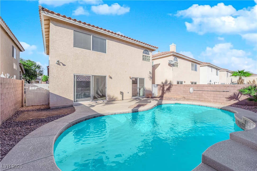 7640 Ribbon Garland Court