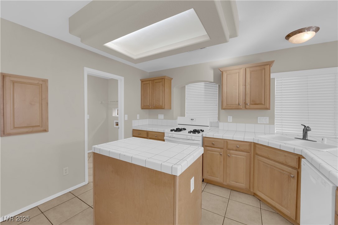 7640 Ribbon Garland Court