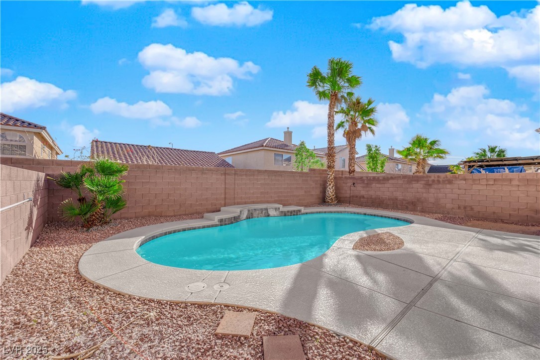 7640 Ribbon Garland Court