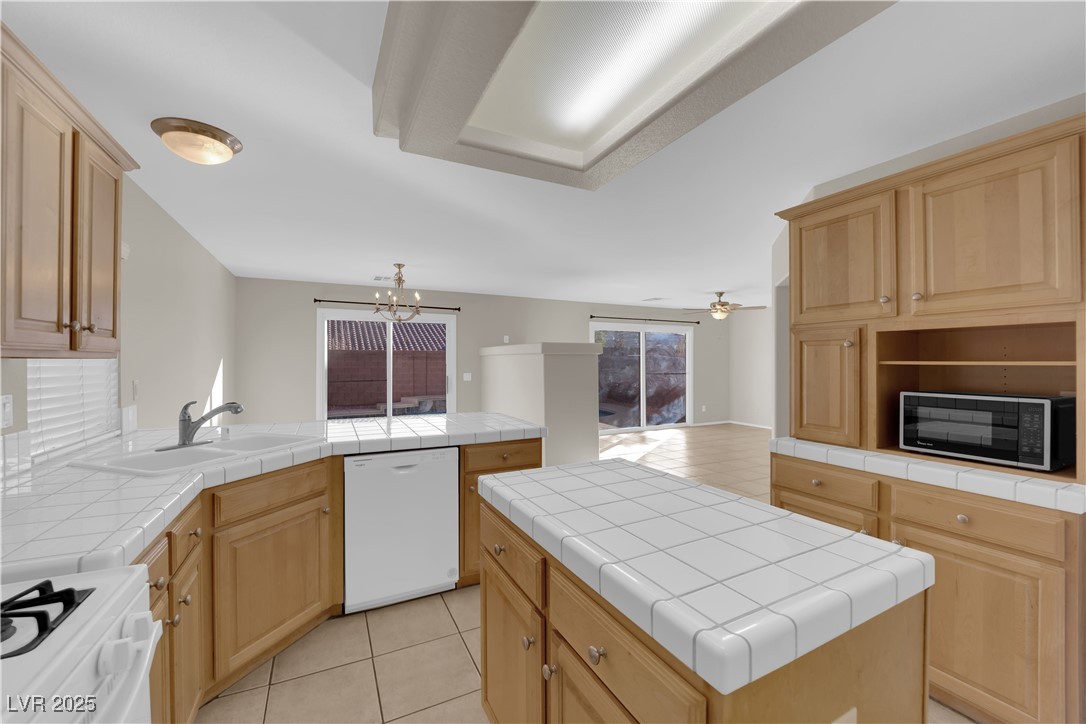 7640 Ribbon Garland Court