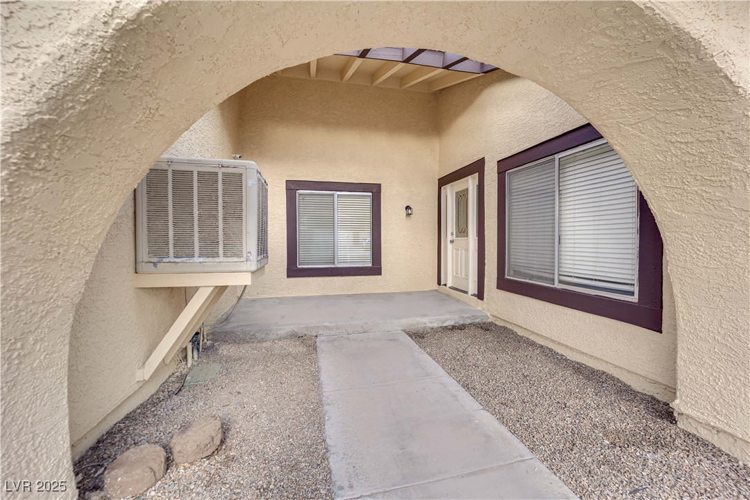 1913 Piccolo Way