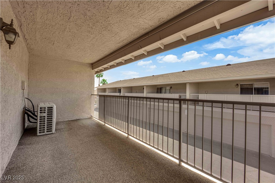 100 South Crestline Drive 17