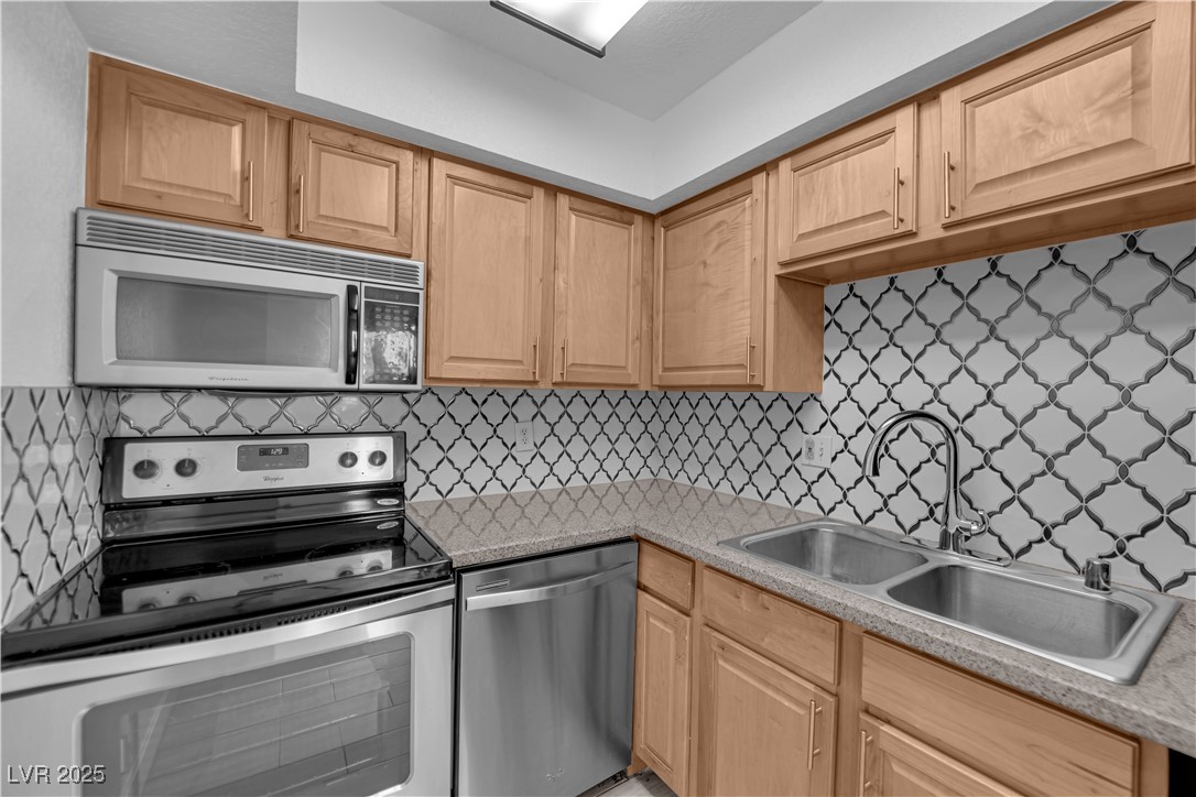 100 South Crestline Drive 17