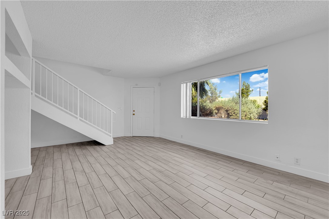 100 South Crestline Drive 17