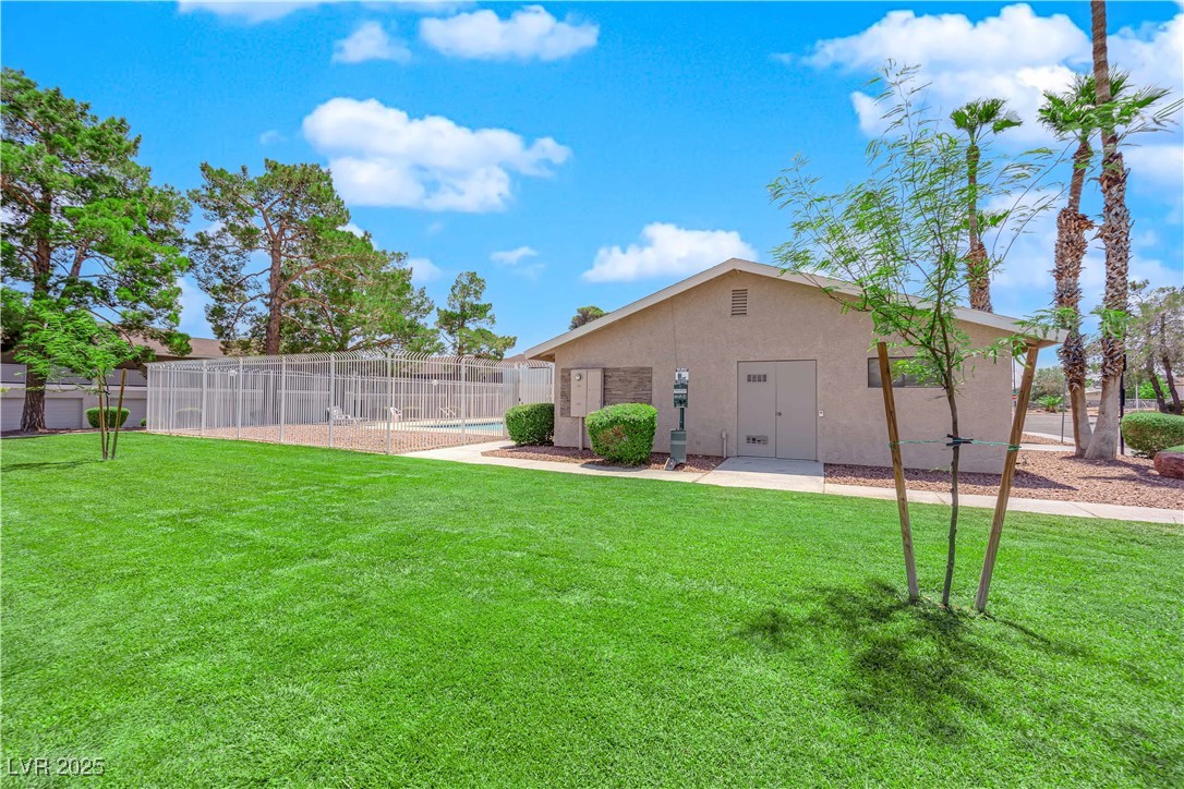 100 South Crestline Drive 17