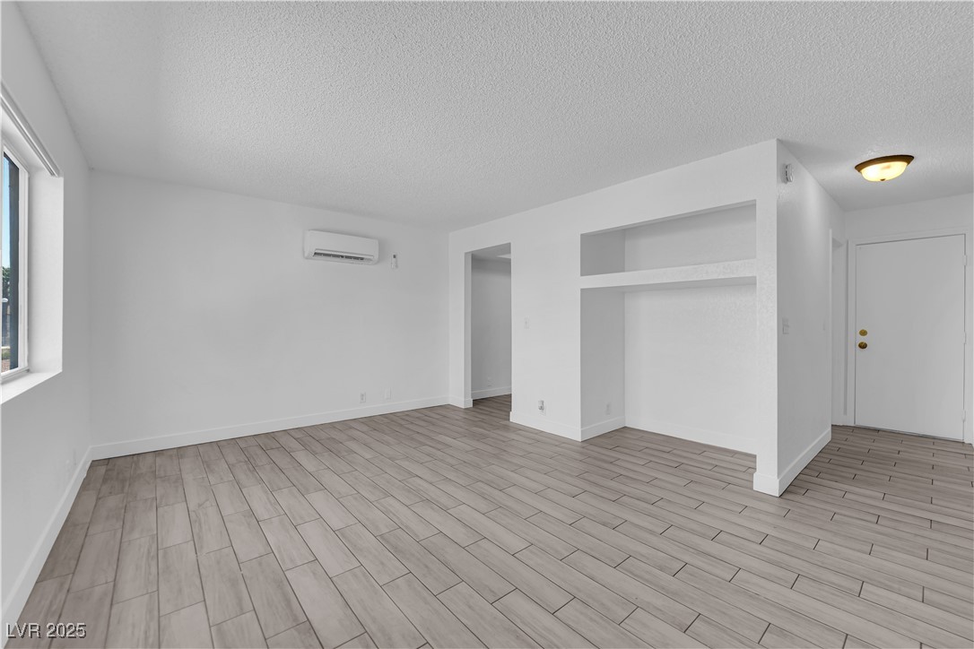 100 South Crestline Drive 17