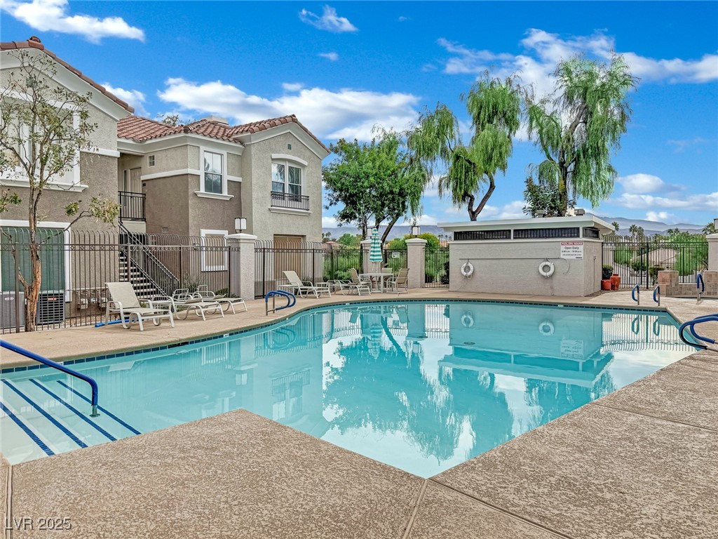 2325 Windmill Parkway 1522