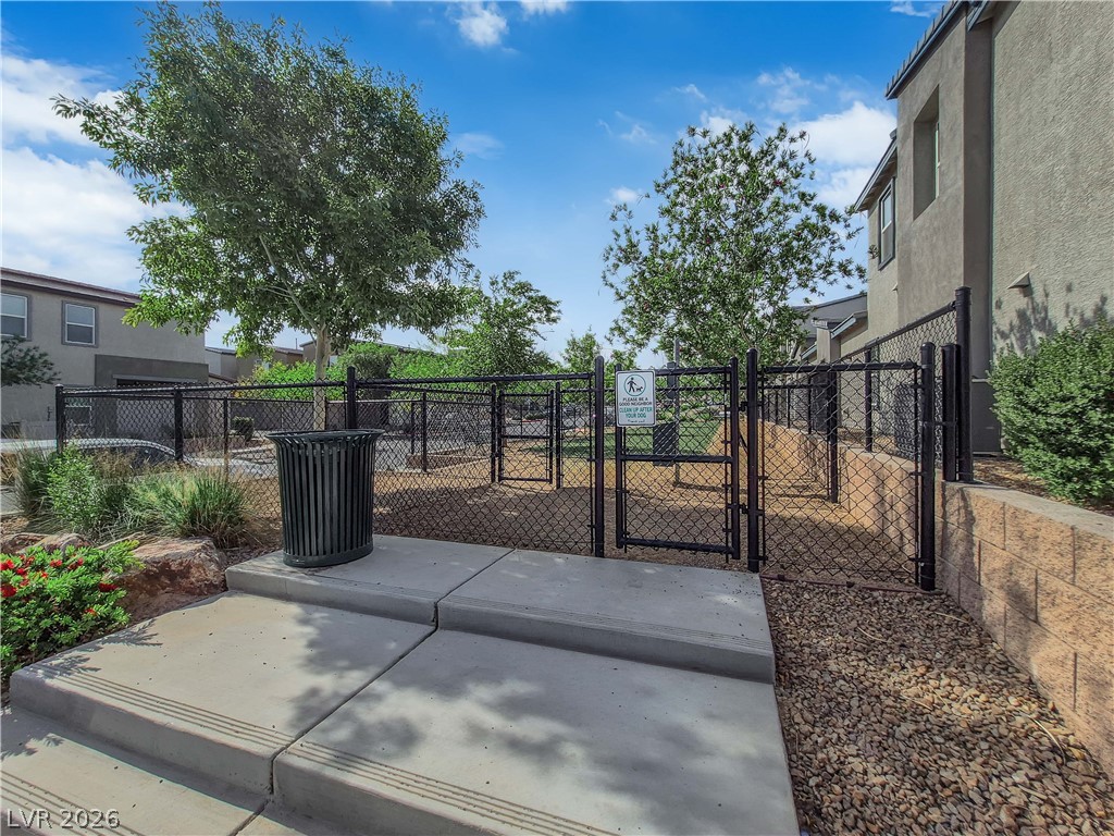 539 Clearsable Avenue