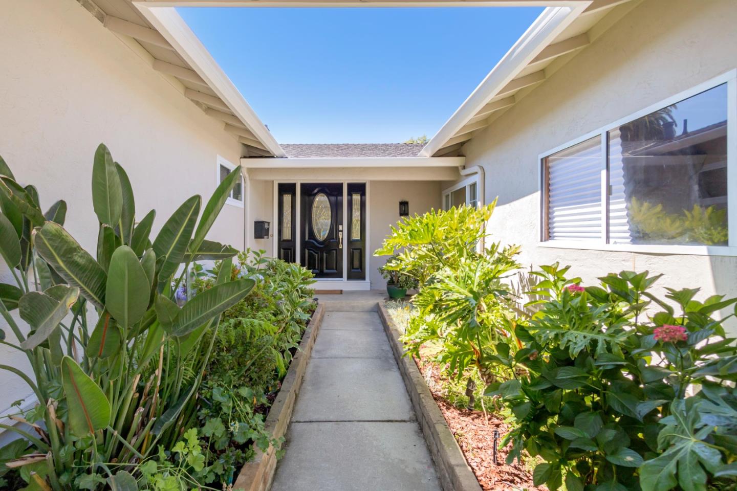 6273 Paso Los Cerritos
