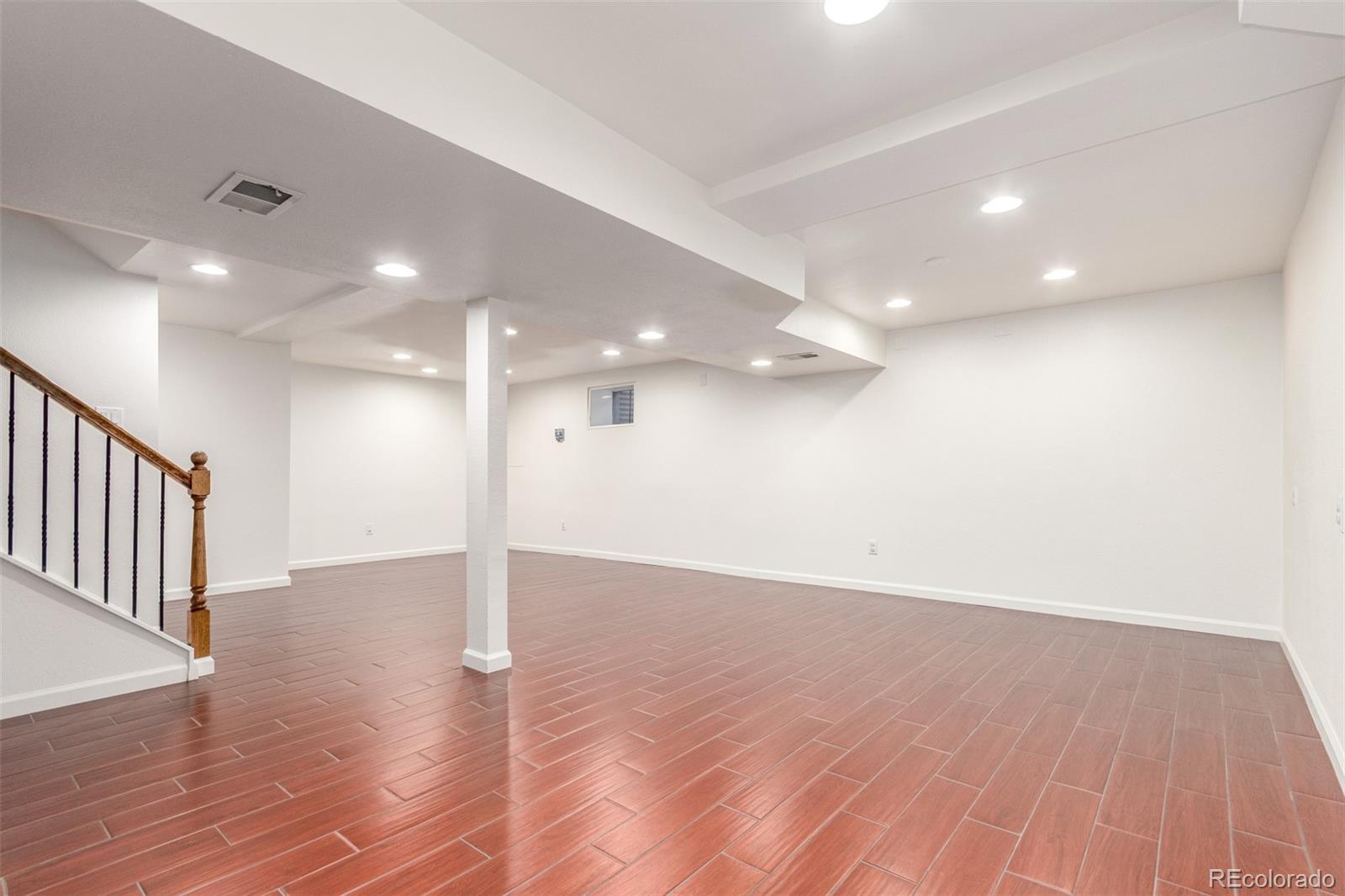 6006 S Kingston Circle